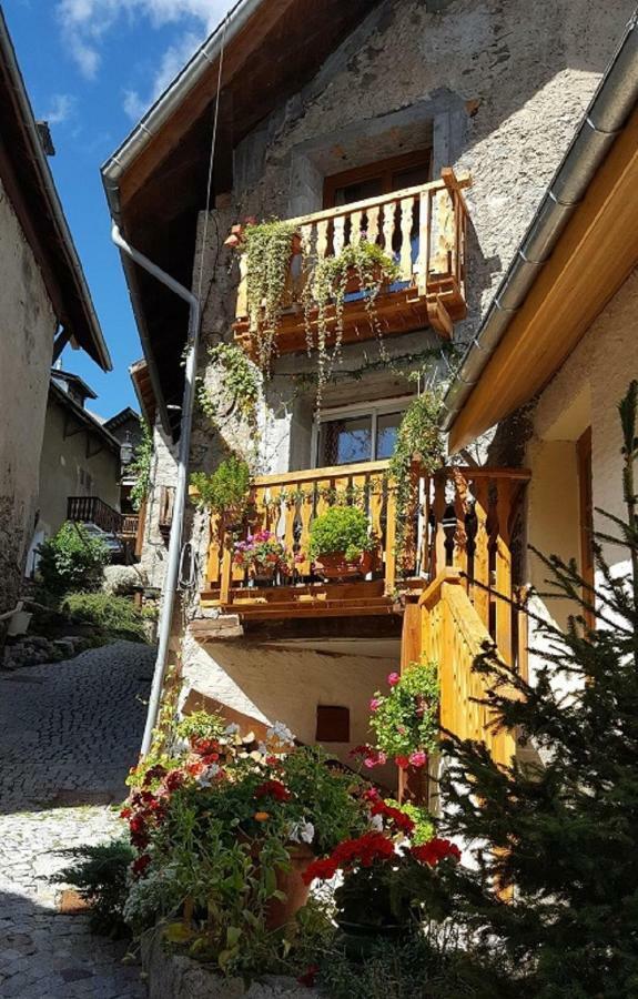 La Grange Auguste Avec Sauna Jacuzzi Venosc Bagian luar foto
